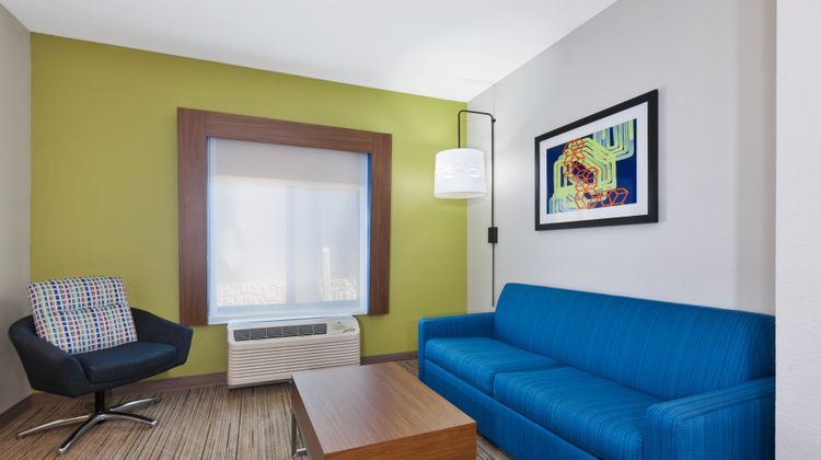Holiday Inn Express Suite