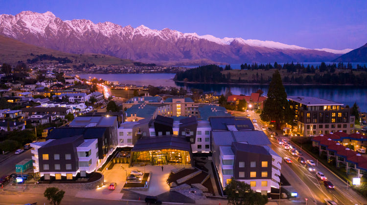 voco Queenstown Exterior