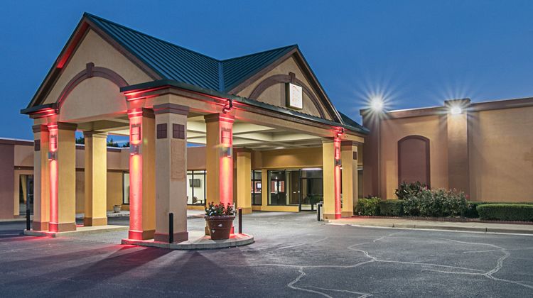 Red Roof Inn Forsyth Exterior