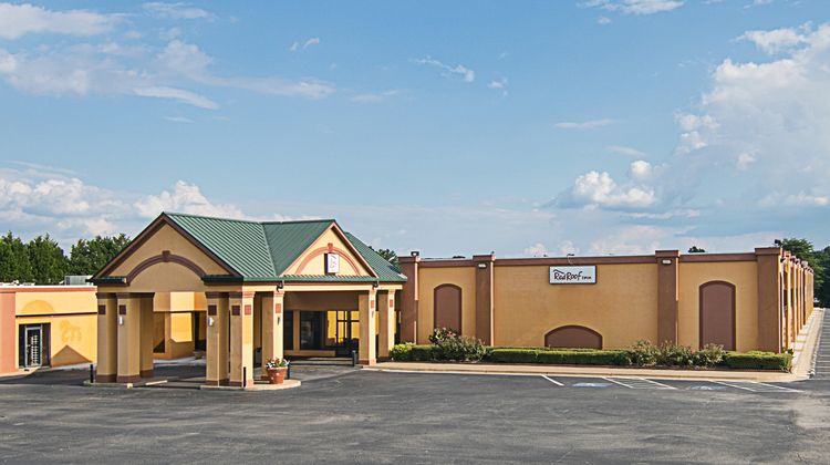 Red Roof Inn Forsyth Exterior