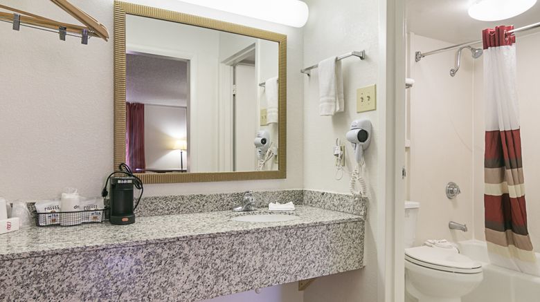 <b>Red Roof Inn Forsyth Room</b>. Images powered by <a href="https://www.leonardoworldwide.com/" title="Leonardo Worldwide" target="_blank">Leonardo</a>.