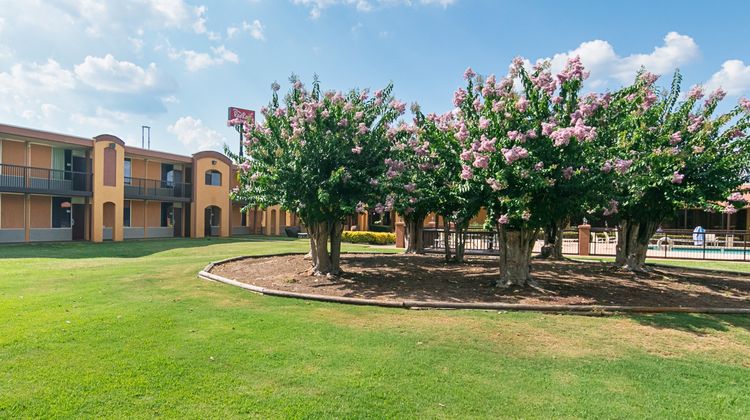 Red Roof Inn Forsyth Exterior