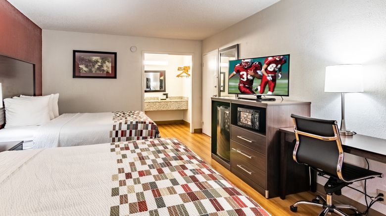 <b>Red Roof Inn Forsyth Room</b>. Images powered by <a href="https://www.leonardoworldwide.com/" title="Leonardo Worldwide" target="_blank">Leonardo</a>.