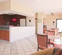Red Roof Inn Somerset, KY Lobby
