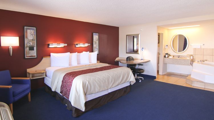 Red Roof Inn Somerset, KY Suite