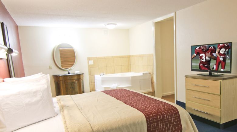 <b>Red Roof Inn Somerset, KY Suite</b>. Images powered by <a href="https://www.leonardoworldwide.com/" title="Leonardo Worldwide" target="_blank">Leonardo</a>.