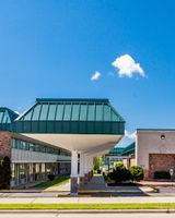 Red Roof Inn & Suites DeKalb