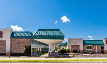 Red Roof Inn & Suites DeKalb
