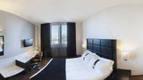 <b>Holiday Inn Genoa City Room</b>. Virtual Tours powered by <a href="https://www.leonardoworldwide.com/" title="Leonardo Worldwide" target="_blank">Leonardo</a>.