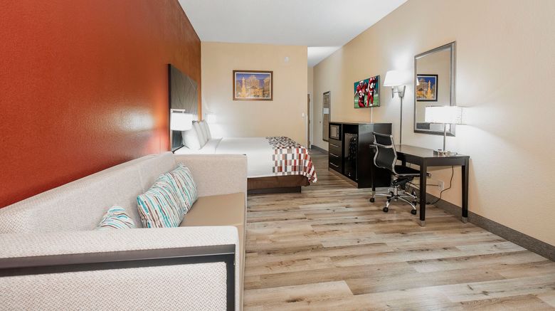 <b>Red Roof Inn & Suites Macon Suite</b>. Images powered by <a href="https://www.leonardoworldwide.com/" title="Leonardo Worldwide" target="_blank">Leonardo</a>.