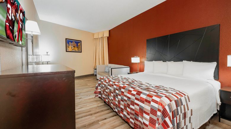 <b>Red Roof Inn & Suites Macon Suite</b>. Images powered by <a href="https://www.leonardoworldwide.com/" title="Leonardo Worldwide" target="_blank">Leonardo</a>.