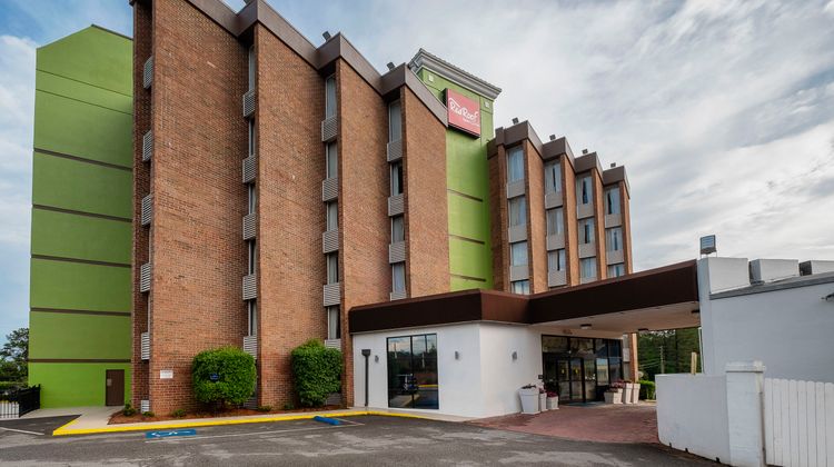 Red Roof Inn & Suites Macon Exterior