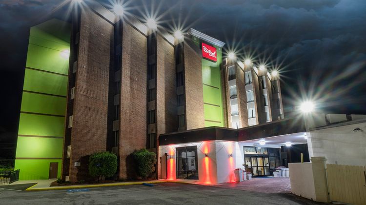 Red Roof Inn & Suites Macon Exterior
