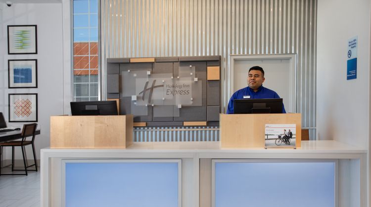 Holiday Inn Express Lobby