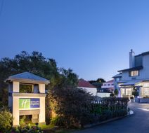 Holiday Inn Express Exterior