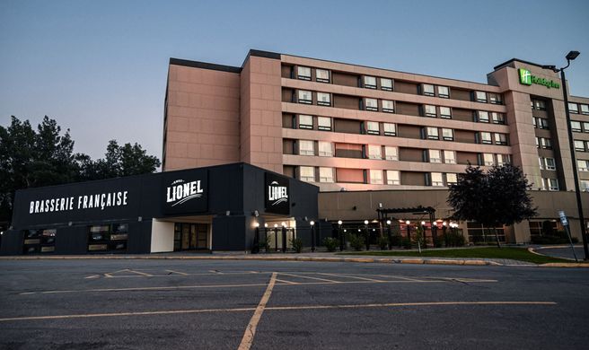 Holiday Inn Laval-Montreal Exterior