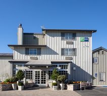 Holiday Inn Express Exterior
