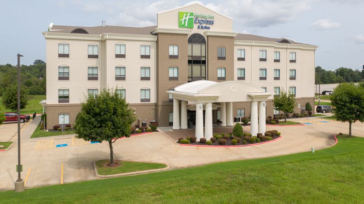 Holiday Inn Express & Suites Van Buren Exterior
