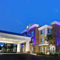 Holiday Inn Express & Suites Anderson