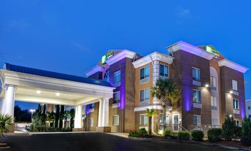 Holiday Inn Express & Suites Anderson