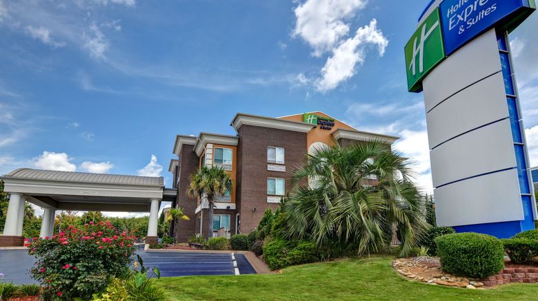 <b>Holiday Inn Express & Suites Anderson Exterior</b>. Images powered by <a href="https://www.leonardoworldwide.com/" title="Leonardo Worldwide" target="_blank">Leonardo</a>.