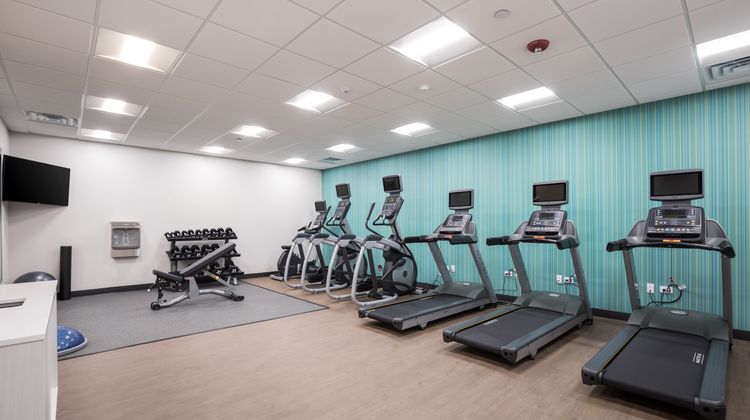 Holiday Inn Express/Stes Hoffman Estates Health Club