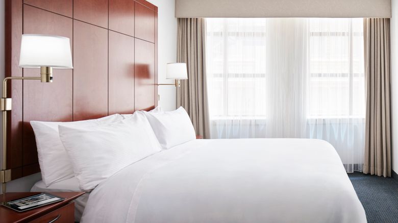 <b>Central Loop Hotel Suite</b>. Images powered by <a href="https://www.leonardoworldwide.com/" title="Leonardo Worldwide" target="_blank">Leonardo</a>.