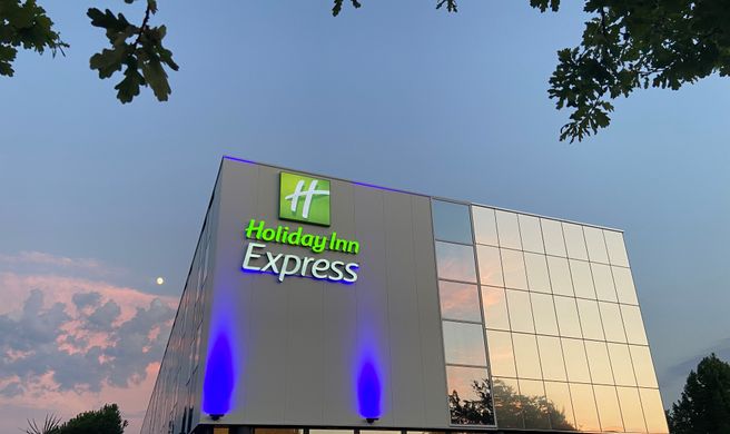 Holiday Inn Express Arcachon-La Teste Exterior