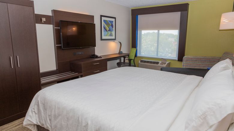 <b>Holiday Inn Express Clayton - SE Raleigh Room</b>. Images powered by <a href="https://www.leonardoworldwide.com/" title="Leonardo Worldwide" target="_blank">Leonardo</a>.