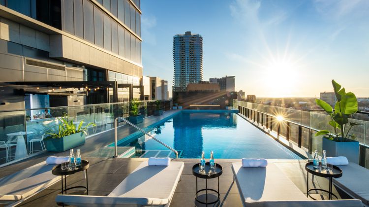 Crowne Plaza Adelaide Exterior