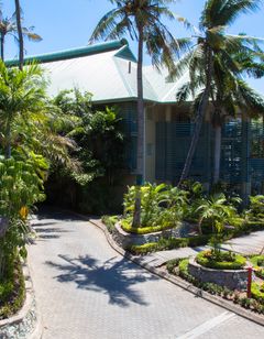 Gateway Hotel & Apartments