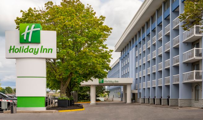 Holiday Inn Kingston Waterfront Exterior