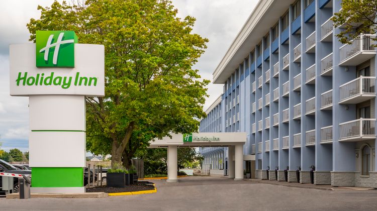Holiday Inn Kingston Waterfront Exterior