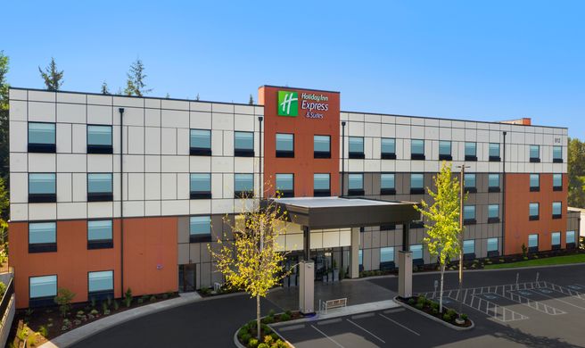 Holiday Inn Express Hotel & Suites Exterior
