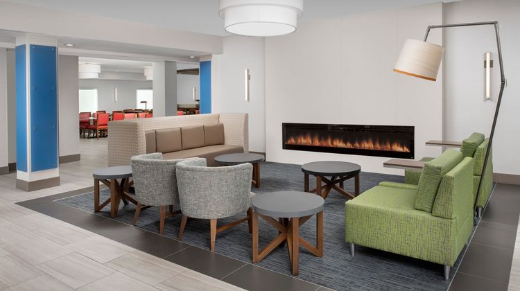 Holiday Inn Express Hotel & Suites Lobby
