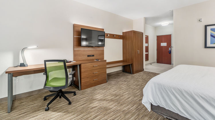 Holiday Inn Express & Suites Van Buren Room