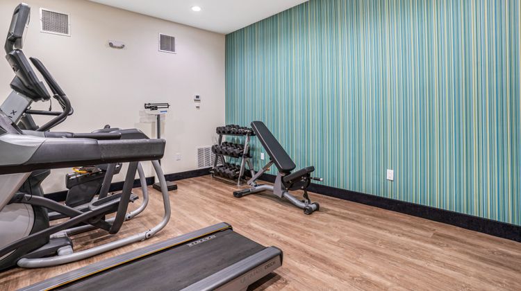 Holiday Inn Express & Suites Van Buren Health Club