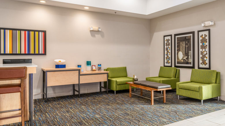 <b>Holiday Inn Express Hotel & Suites Lobby</b>. Images powered by <a href="https://www.leonardoworldwide.com/" title="Leonardo Worldwide" target="_blank">Leonardo</a>.