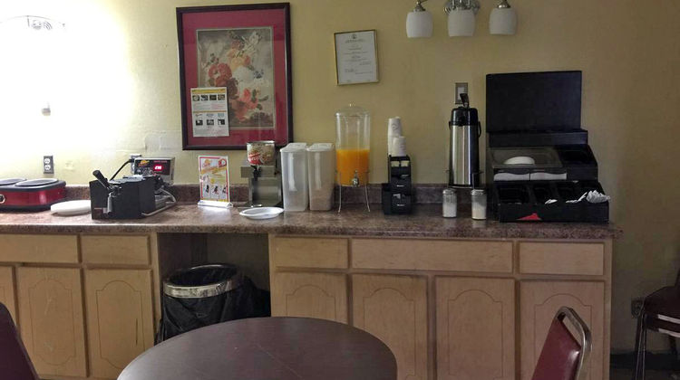 Red Carpet Inn & Suites Danville Restaurant