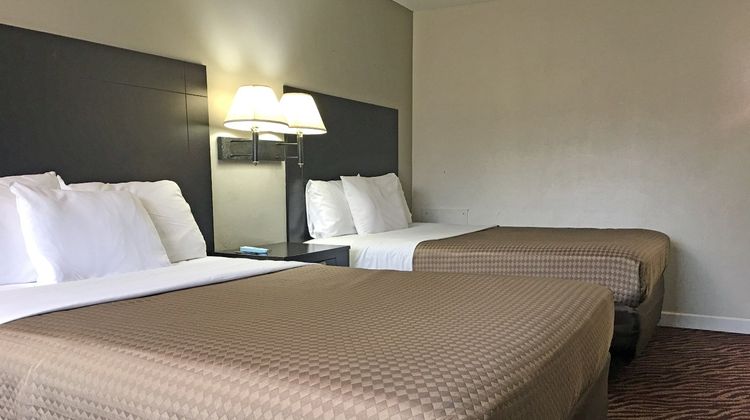 Red Carpet Inn & Suites Danville Room