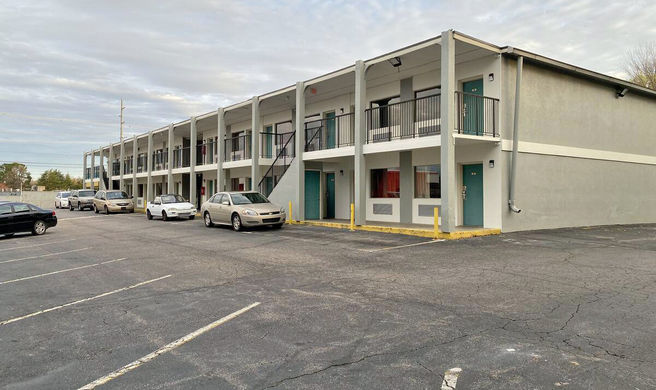 Red Carpet Inn & Suites Danville Exterior