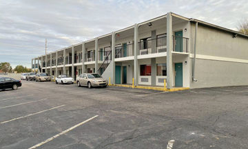 Red Carpet Inn & Suites Danville