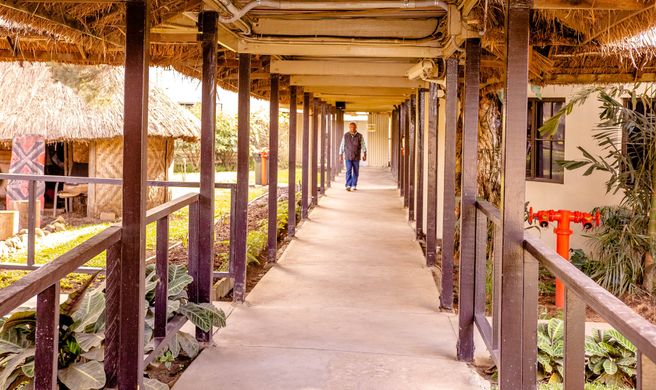 Highlander Hotel Exterior
