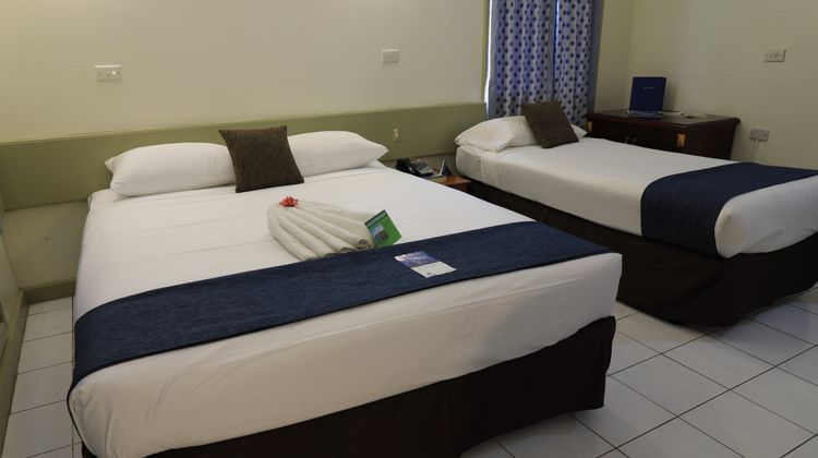 Huon Gulf Hotel & Apartments Room