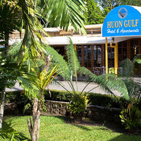 Huon Gulf Hotel & Apartments