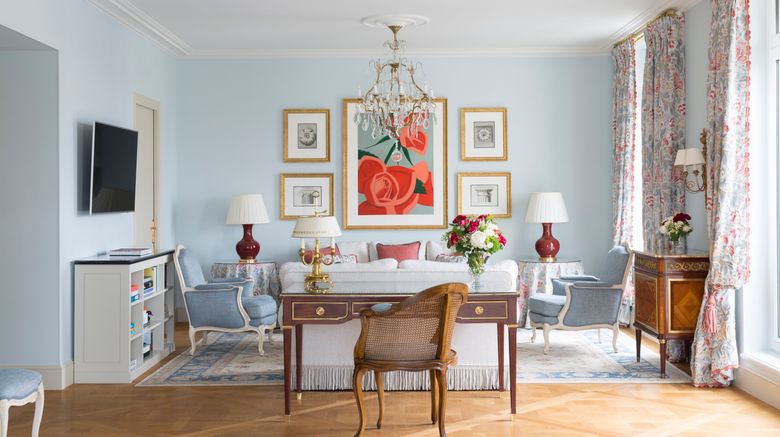 <b>Hotel Le Bristol Suite</b>. Images powered by <a href=https://www.travelagewest.com/Hotels/Paris/