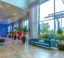 Hotel Indigo Baylor Lobby
