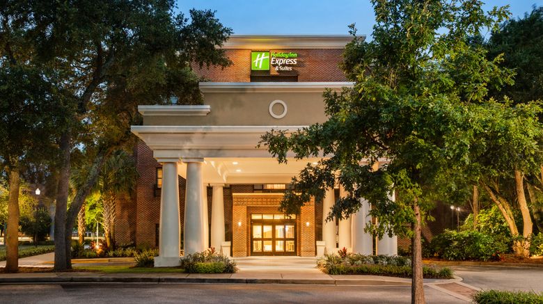 <b>Holiday Inn Express & Stes Mt Pleasant Exterior</b>. Images powered by <a href="https://www.leonardoworldwide.com/" title="Leonardo Worldwide" target="_blank">Leonardo</a>.