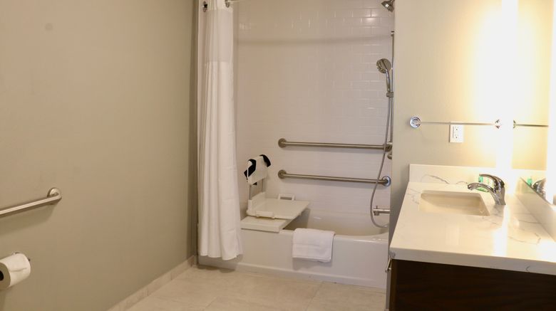<b>Staybridge Suites Long Beach Airport Room</b>. Images powered by <a href="https://www.leonardoworldwide.com/" title="Leonardo Worldwide" target="_blank">Leonardo</a>.