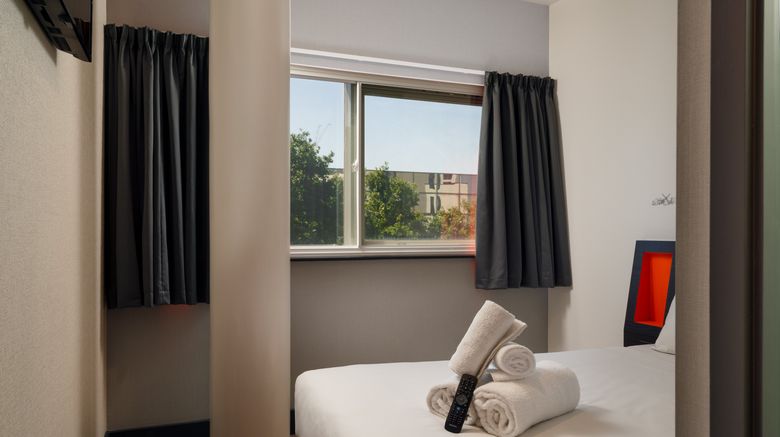 <b>easyHotel Milton Keynes Central Room</b>. Images powered by <a href="https://www.leonardoworldwide.com/" title="Leonardo Worldwide" target="_blank">Leonardo</a>.